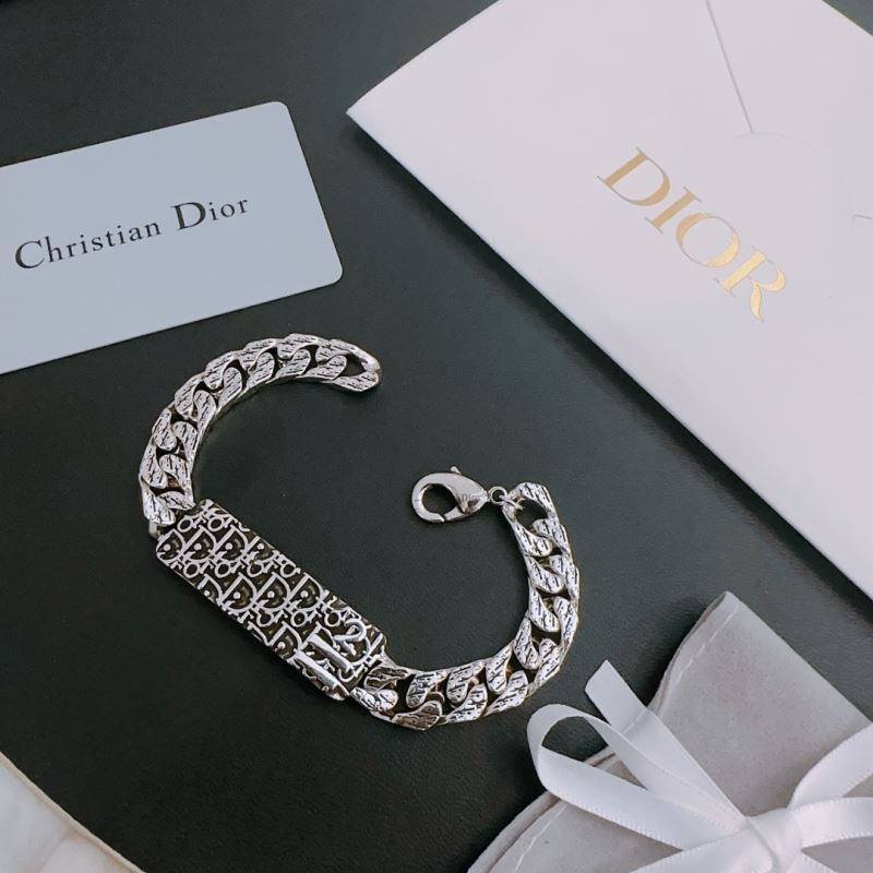 chr1st1an D10r bracelets